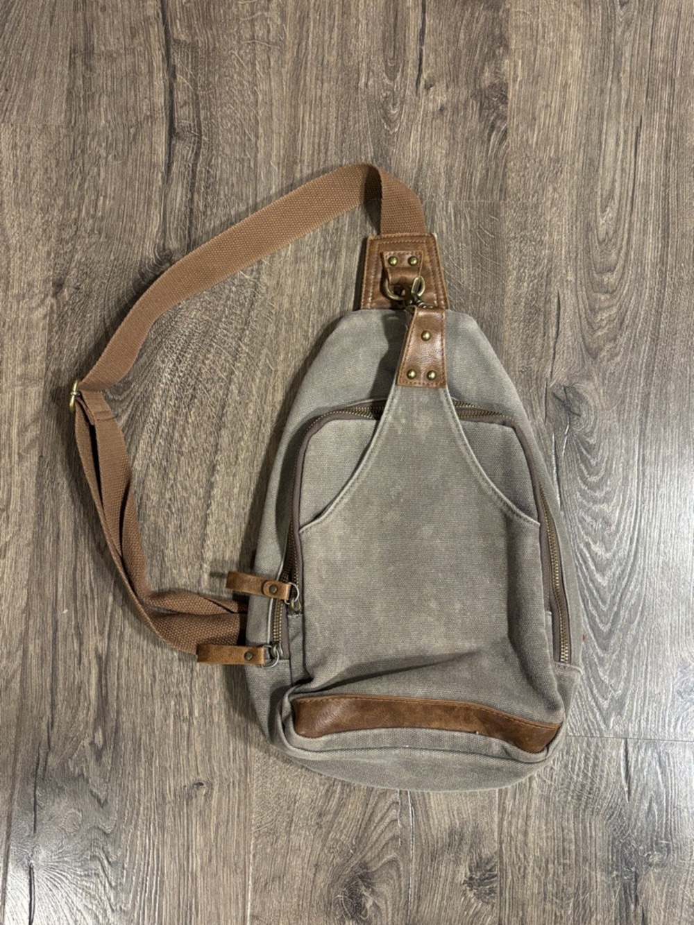 Jessie & James Glacier Canvas Sling Shoulder Concealed Backpack - Khaki (ISSUE)